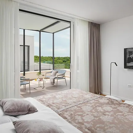 Holiday home Noble 1 With