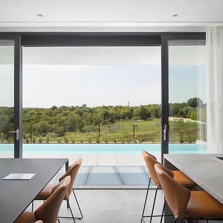 Noble 1 With Holiday home *